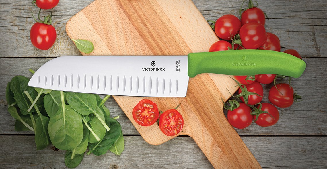 Mastermark.fi VICTORINOX SANTOKU VEITSI 17 CM VIHRE PAKKAUKSES